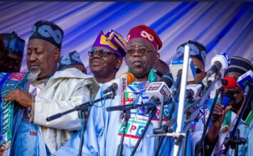 Tinubu receives rousing welcome in Kaduna
