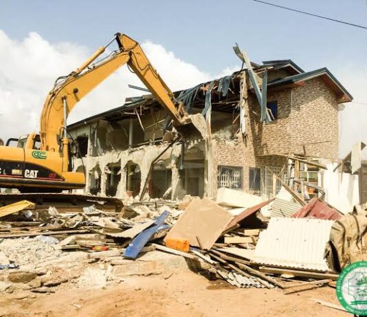 DEMOLISHING: Kano Govt gives quit notice