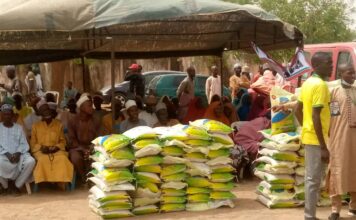 Senator Abdul’aziz Yar’adua receives applause in Jibia, Batsari