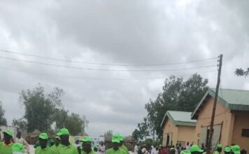 Kebbi distributes fertilizer to farmers, warns beneficiaries