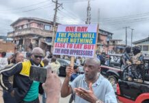 Protest claims 17 lives