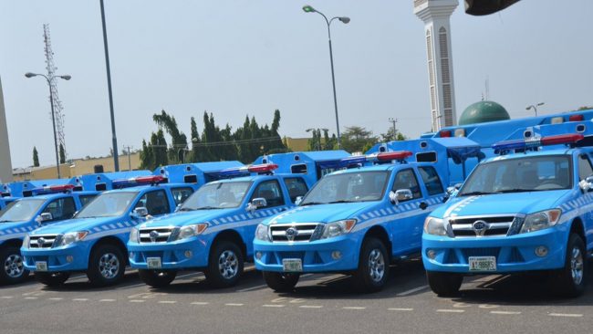 DRf8uSaXUAIKlFx (1)