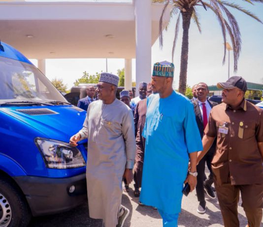 TDA Donates 2 Buses, Hilux in Support of Tinubu, Radda Campaign Mobilisation